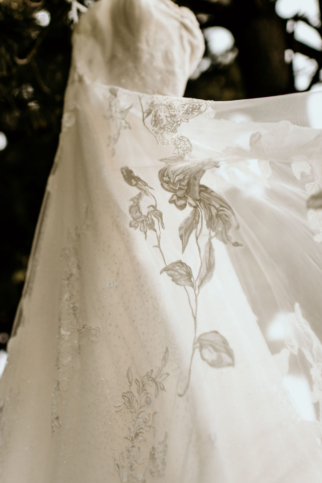 Conklin's Barn Wedding Illinois Photographs by Teresa