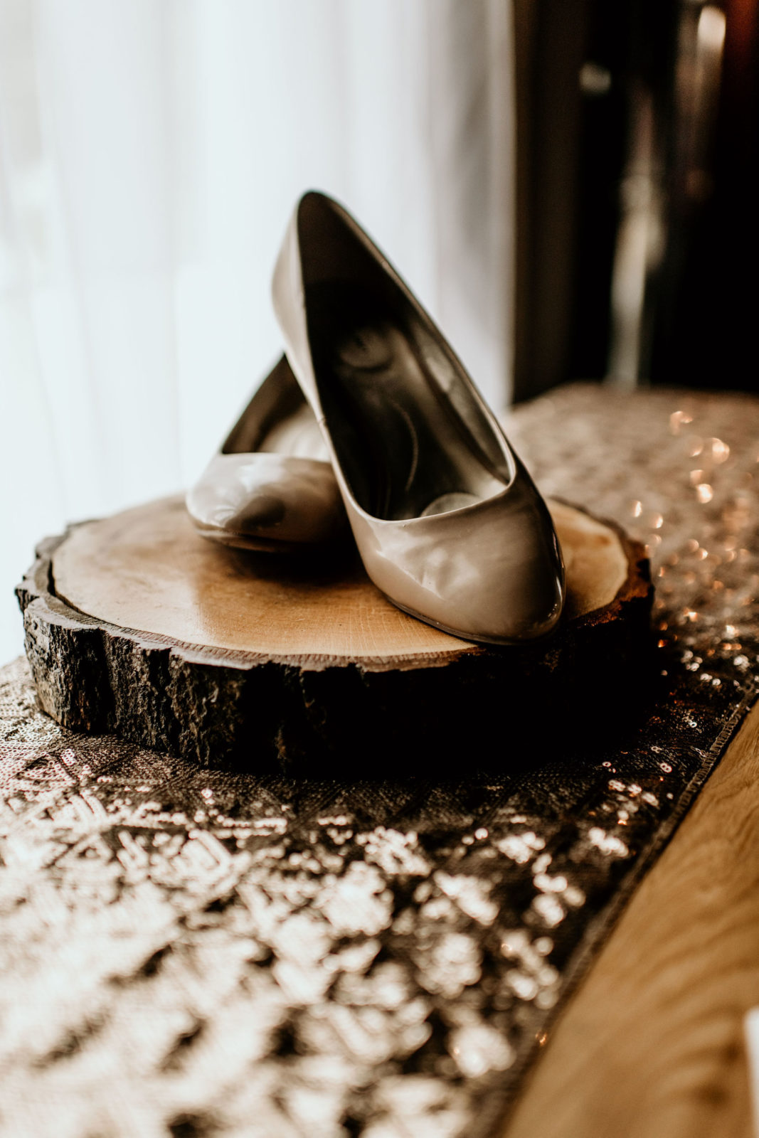 Conklin's Barn Wedding Illinois Photographs by Teresa