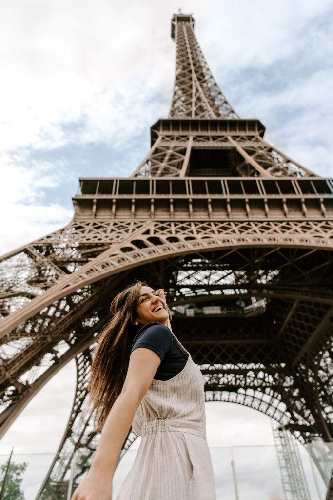 10 Instagram-Worthy Eiffel Tower Pose Ideas | Paris, France by Teresa, includes posing inspiration for overseas travel images. Book your Chicago couples session and browse the blog for more inspiration #couples #photography #Parisphotographer #chicagophotographer