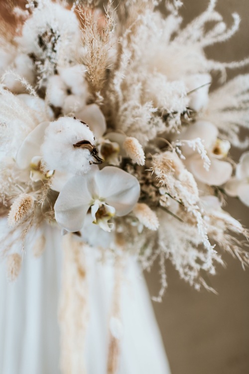 Seven Must-Have Vendors For Your Stylized Photo Shoot by Photographs by Teresa includes wedding inspiration, venue inspiration, floral design